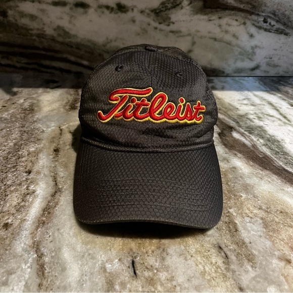 Men’s | Titleist Golden Horseshoe Club Gray Golf Hat | One Size - Picture 2 of 8